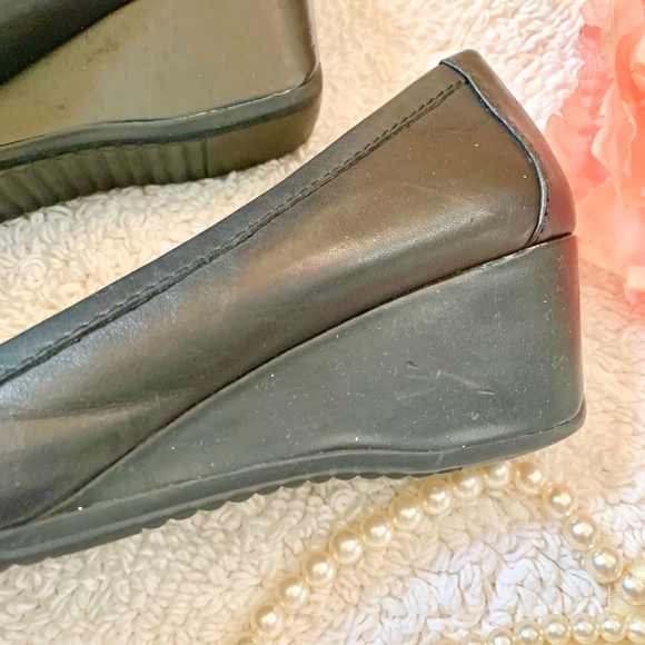 Marc Fisher Mary Janes - Picture 3 of 3